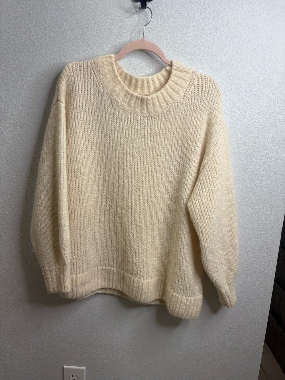 Los Angeles Atlelier & Other Stories Cream Wool Blend Sweater Size Small
